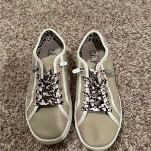 Hey Dude Tan Sneakers Casual Canvas Low-Top